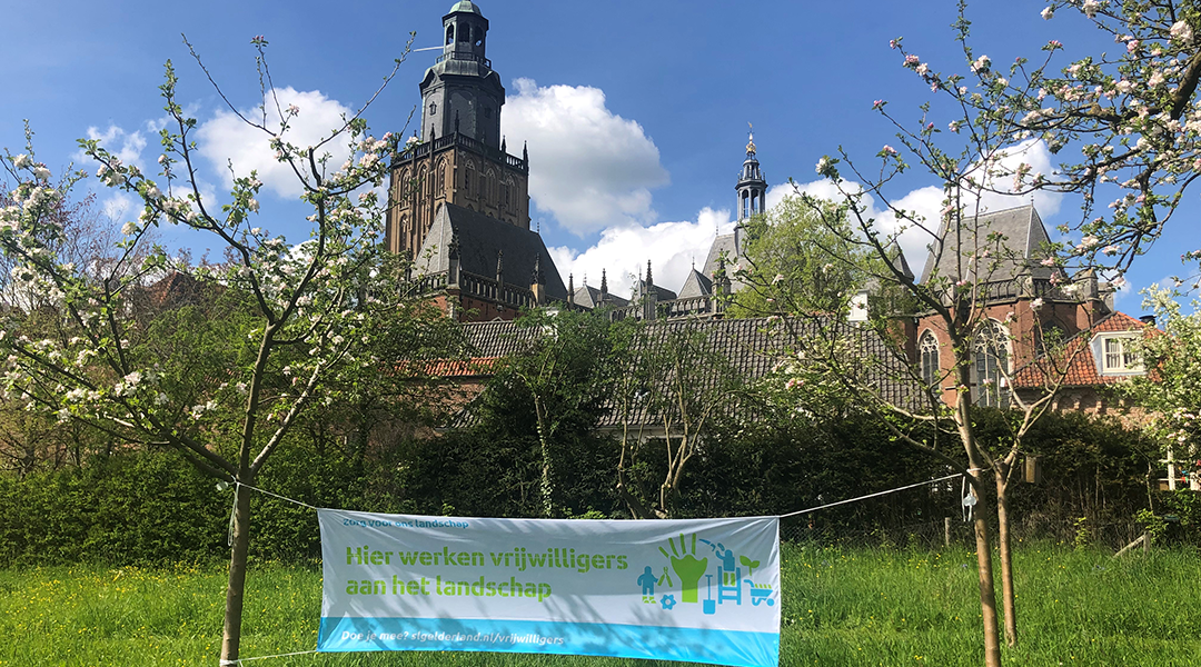 Hier werken vrijwilligers aan het landschap
